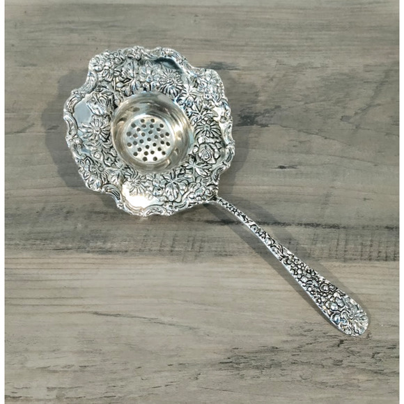 Godinger Silverplate Over Cup Tea Strainer Olde Bouquet Floral Pattern Vintage - Picture 1 of 15